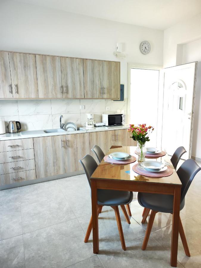 Oasis Apartments Perissa  Bagian luar foto