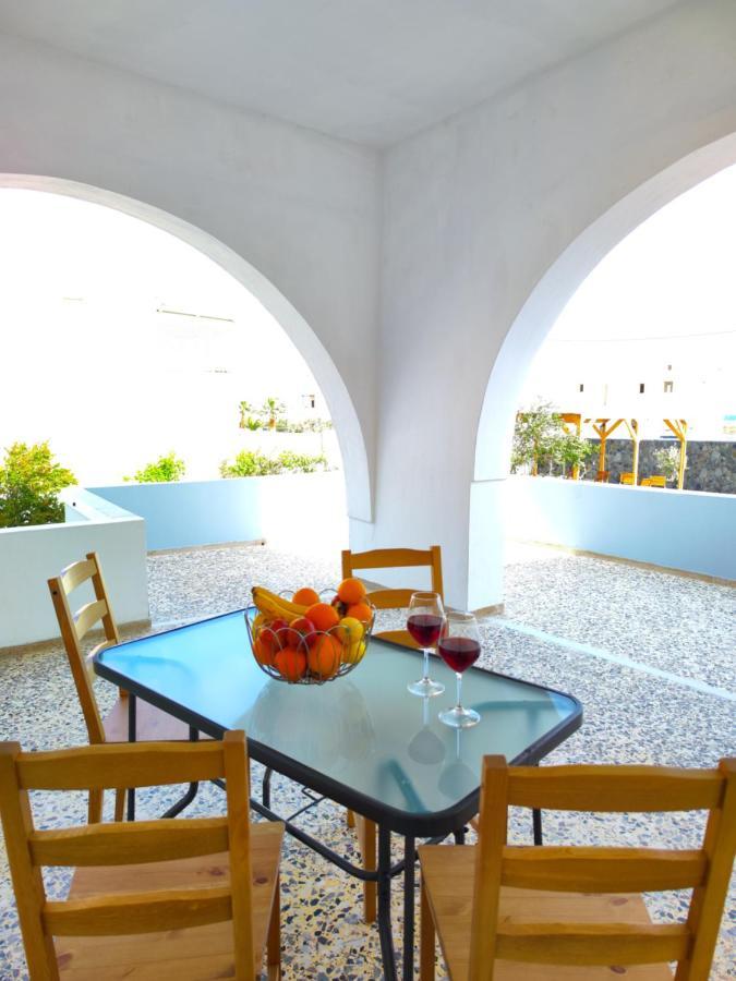 Oasis Apartments Perissa  Bagian luar foto